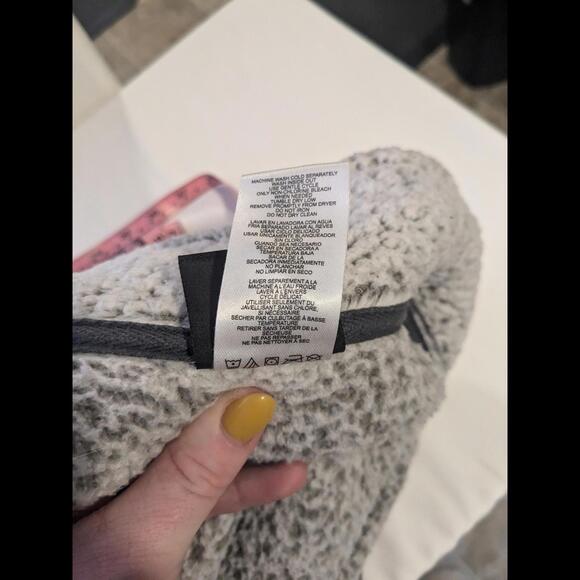 NFL New England Patriots Junior's Size XL Sherpa Jacket - Cozy and Stylish - Picture 8 of 9